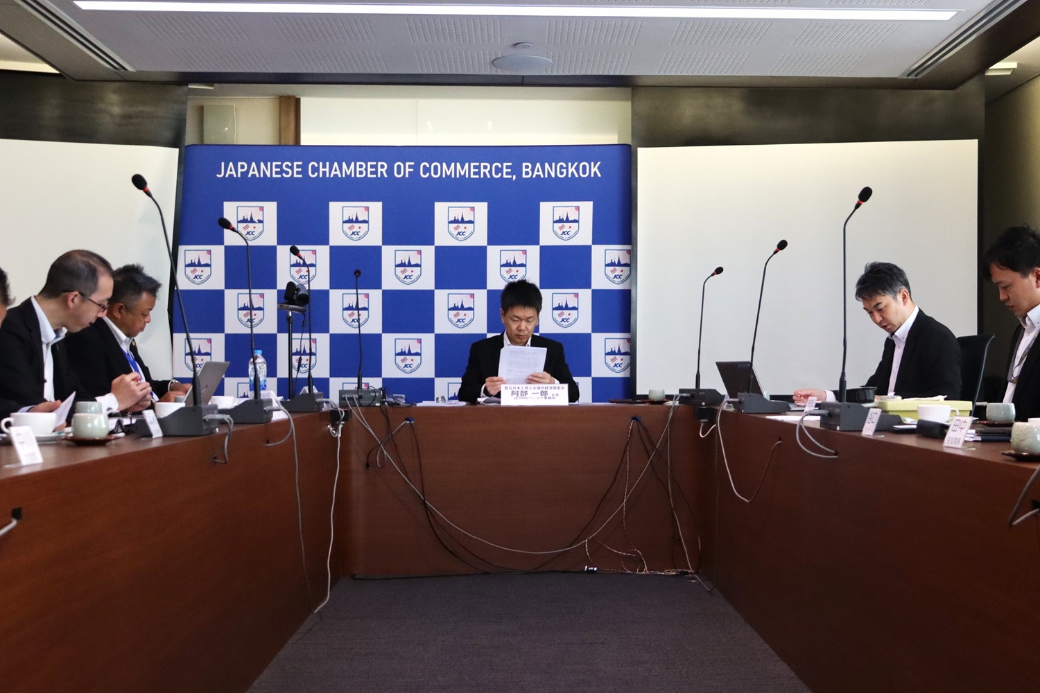 経済調査会、2025年下期景気動向調査結果について協議